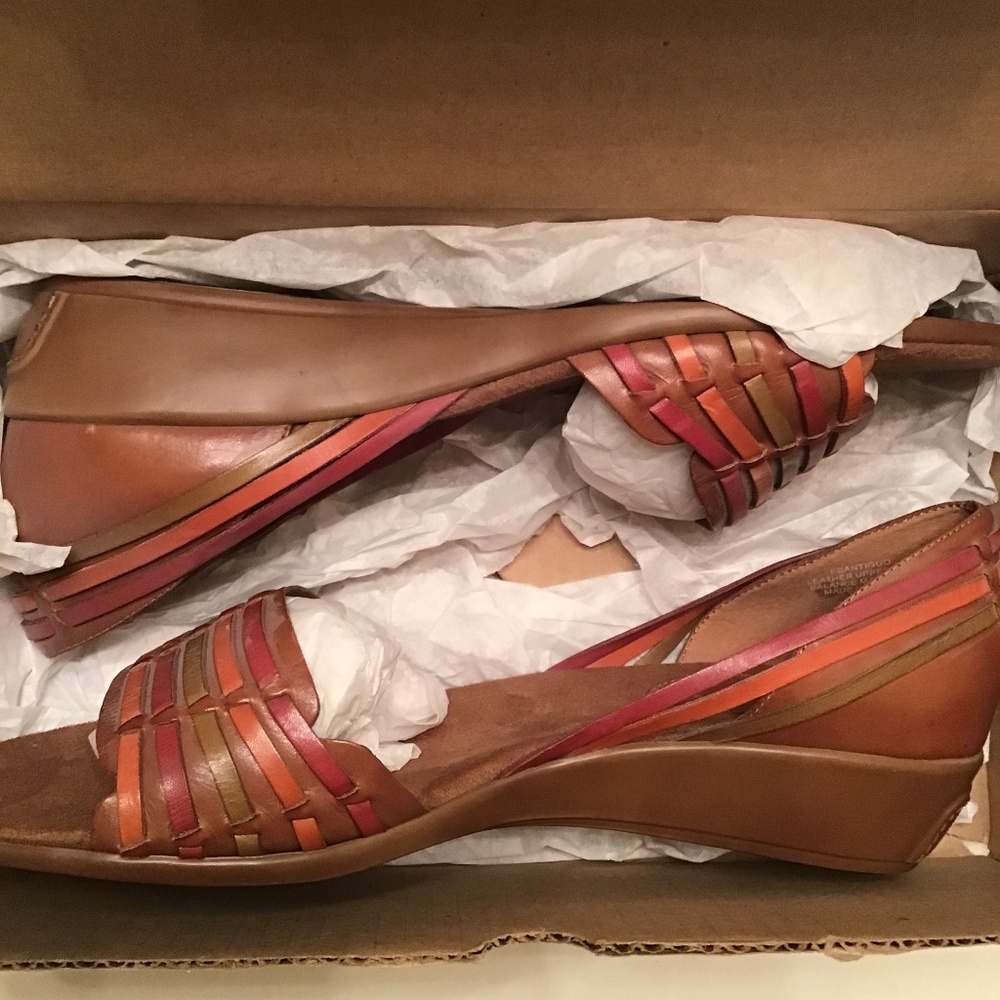 EASY SPIRIT SEMI-WEDGE OPEN TOE SANDAL